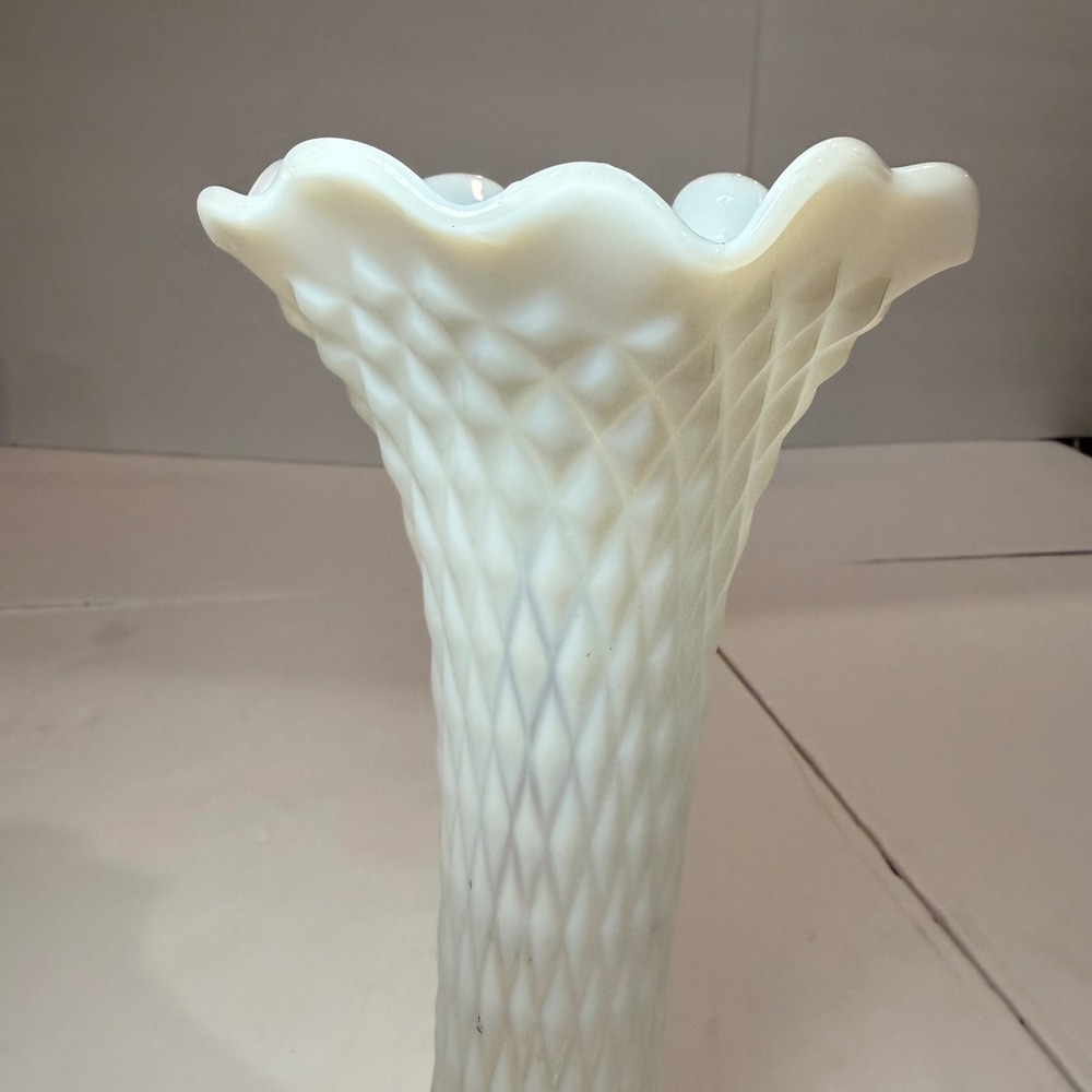 Vintage Milk Glass Diamond Quilt Ruffled Trumpet Vase Wedding Cottage Decor - Picture 8 of 8